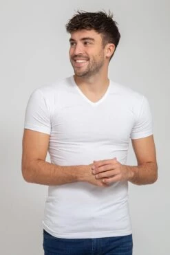 Suitable - T-shirt Wit V-hals Vita 2 Pack - Maat L - Modern-fit 25 Suitable - T-shirt Wit V-hals Vita 2 Pack - Maat L - Modern-fit -LingaDore Ondergoed Winkle 800x1200 252