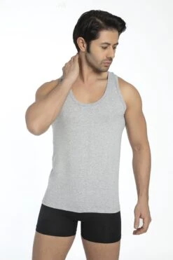 SPRUCE UP - Onderhemden - Hemden Heren - Onderhemd Heren - Grijs - Tanktop Heren - Mouwloos - Heren Ondergoed - Ronde Hals - Maat XL 11 SPRUCE UP - Onderhemden - Hemden Heren - Onderhemd Heren - Grijs - Tanktop Heren - Mouwloos - Heren Ondergoed - Ronde Hals - Maat XL -LingaDore Ondergoed Winkle 800x1200 273