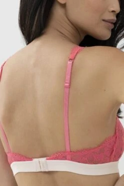 Mey Dames Triangle Bh Poetry Vogue 74233 423 Parrot Pink 9 Mey Dames Triangle Bh Poetry Vogue 74233 423 Parrot Pink -LingaDore Ondergoed Winkle 800x1200 76