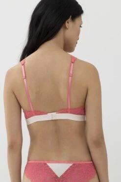 Mey Dames Triangle Bh Poetry Vogue 74233 423 Parrot Pink 11 Mey Dames Triangle Bh Poetry Vogue 74233 423 Parrot Pink -LingaDore Ondergoed Winkle 800x1200 78